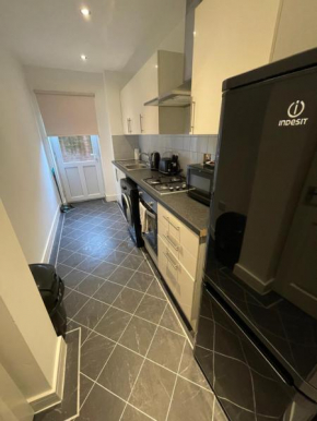 Mays House - 10 Gosford Street, Free Parking, 5 minutes in a taxi to Baltic Market and City Centre - House sleeps 1-6 guests